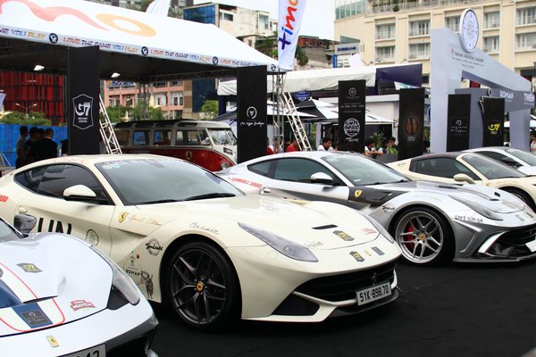 Pochette banane en cuir : l'accessoire tendance pour illuminer vos soirées !