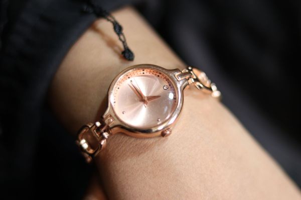 5 raisons d’opter pour une élégante montre classique féminine