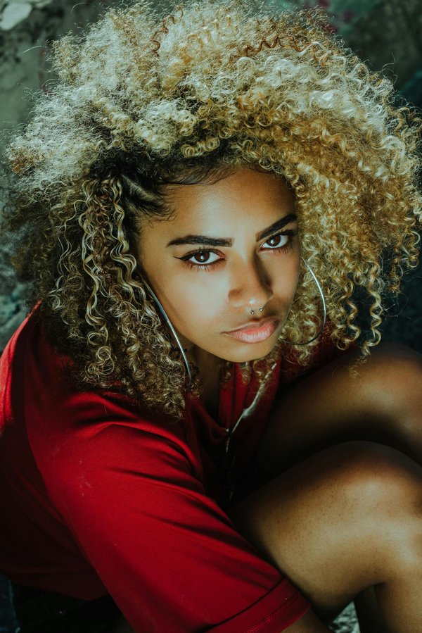 Découvrez nos masques hydratants pour cheveux bouclés